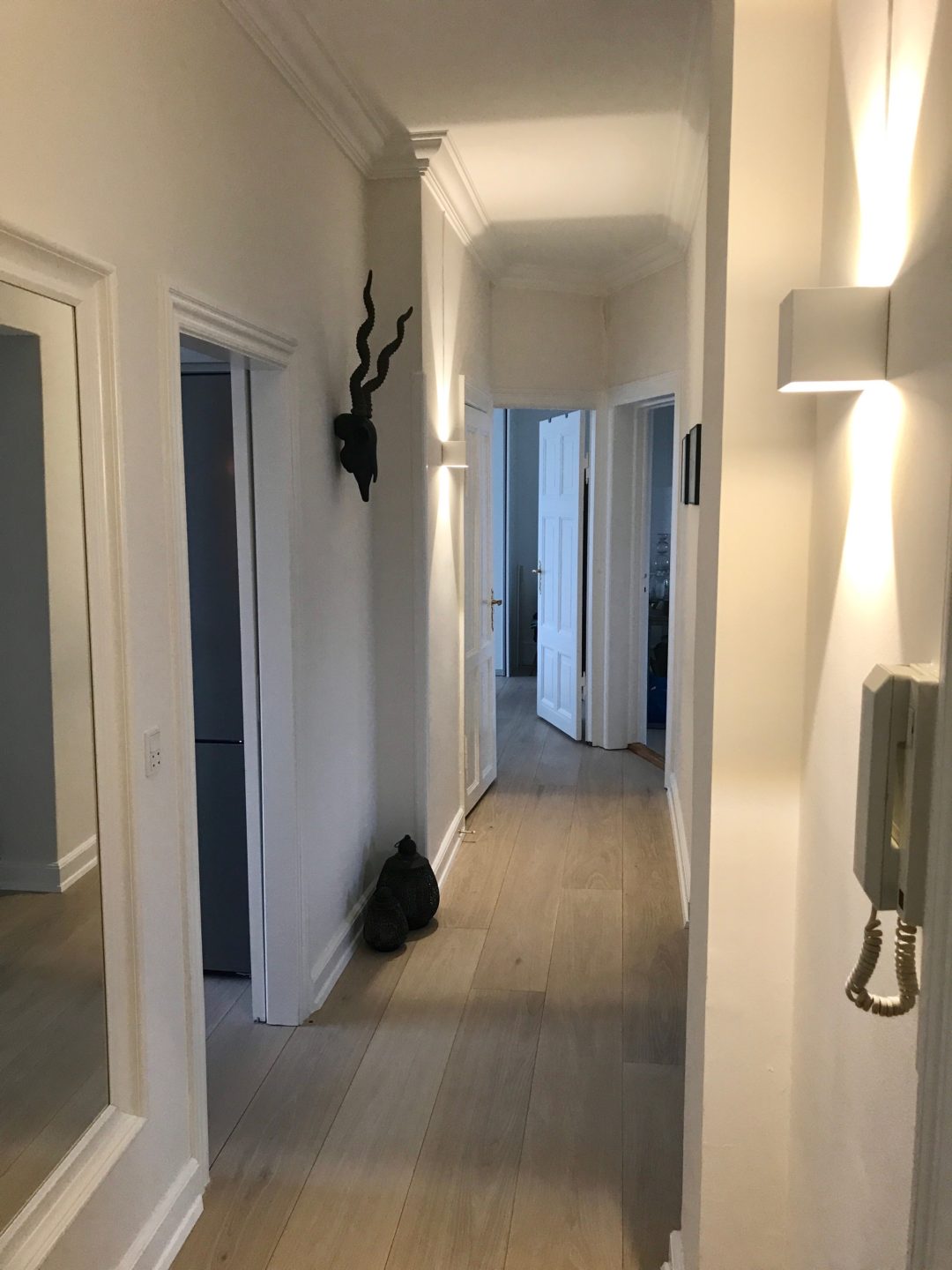Entre lavet af Storkøbenhavns bedste elektrikere fra Storbyens El & Teknik ApS El opgave med flotte lamper